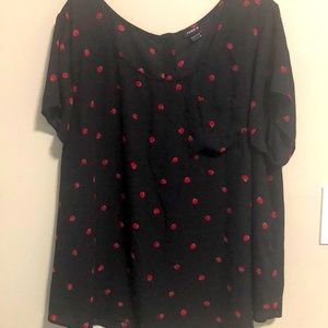 torrid SZ 4X Top Ladybug Back Button Black Red EUC